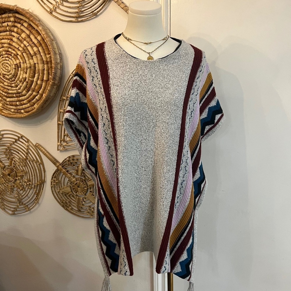Xhilaration Grey Knit Poncho Southwestern Stripe Tassel Oversized XL 14/16 - Picture 2 of 7